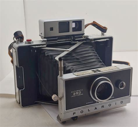 value of vintage polaroid camera.